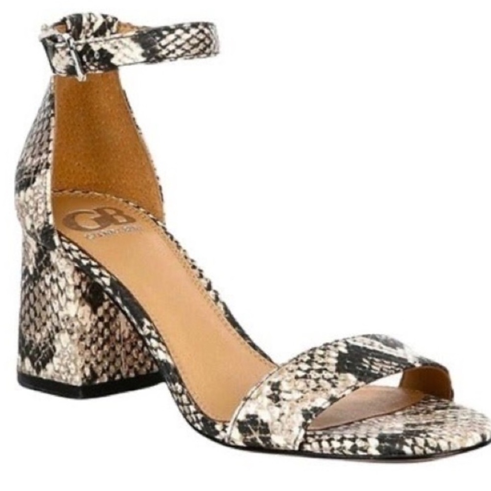 Gianni Bini size 7.5 snake print block heel sandal